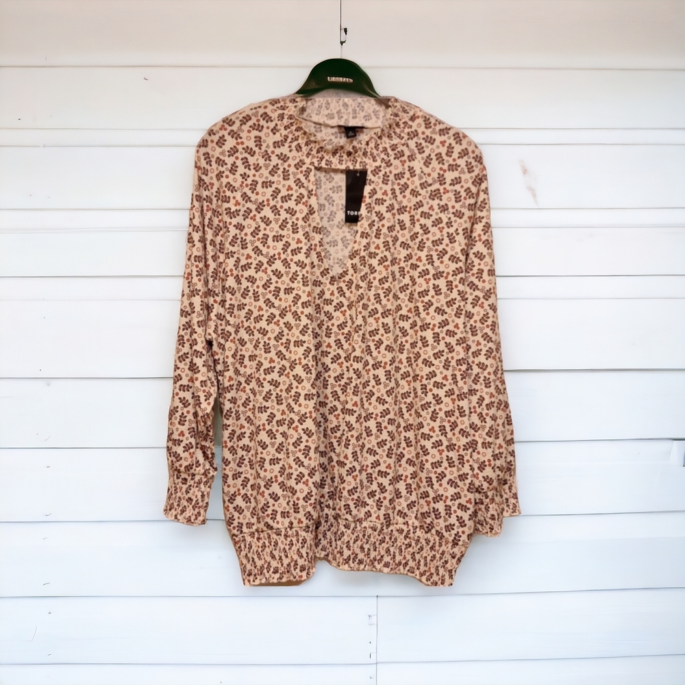 NWT Torrid size 2 keyhole neck floral shirt